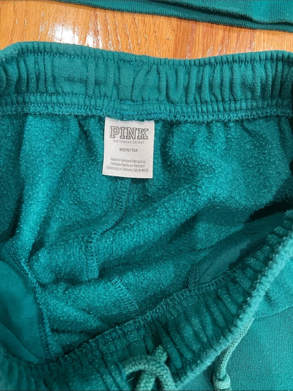 PINK Victoria's Secret Teal Cropped Hoodie and Jogger Set - Picture 9 of 9